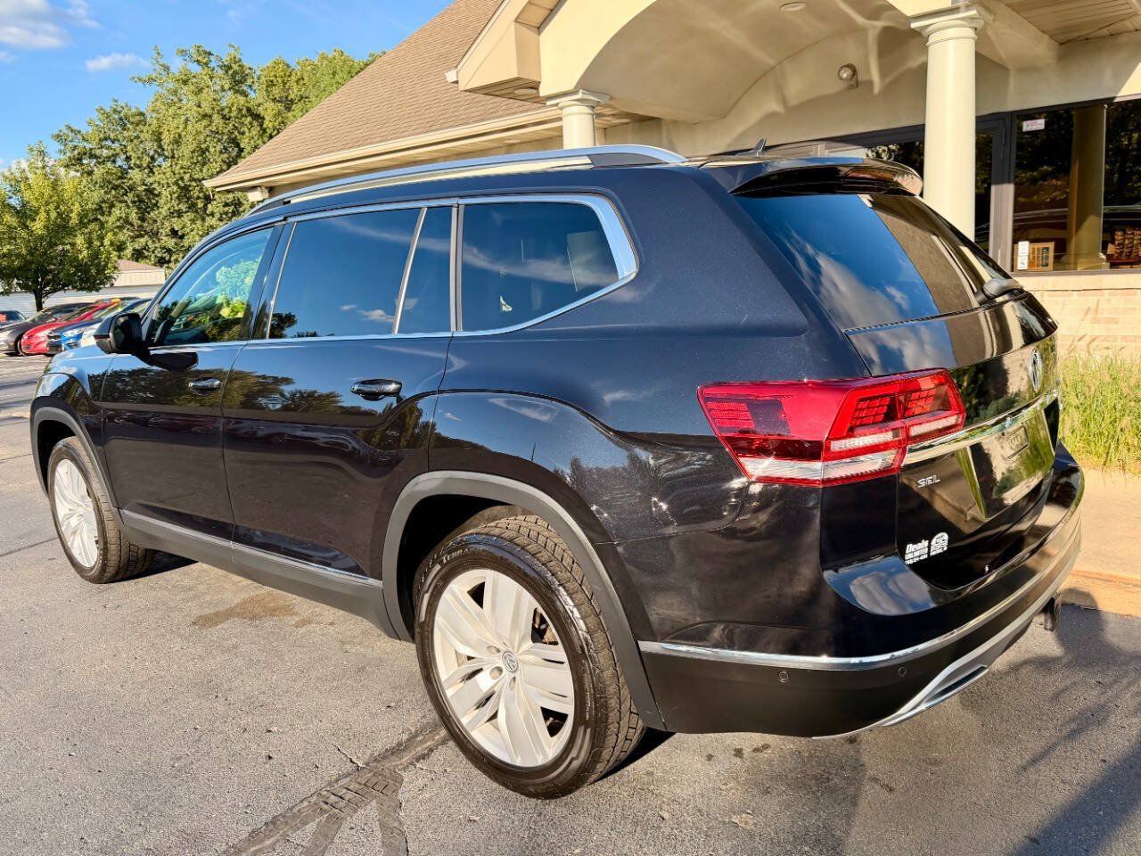 Used 2018 Volkswagen Atlas SEL Premium AWD/4WD image 4