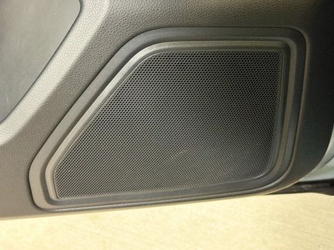 Certified 2023 Porsche Macan AWD/4WD image 24