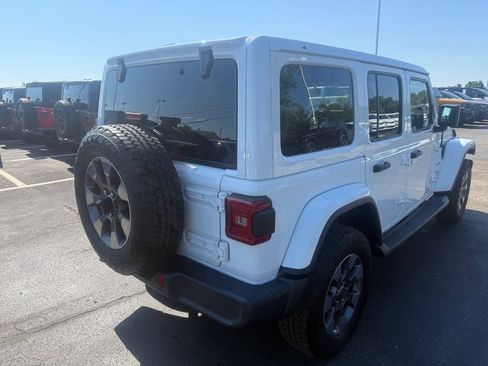 Certified 2019 Jeep Wrangler Unlimited Sahara AWD/4WD image 3