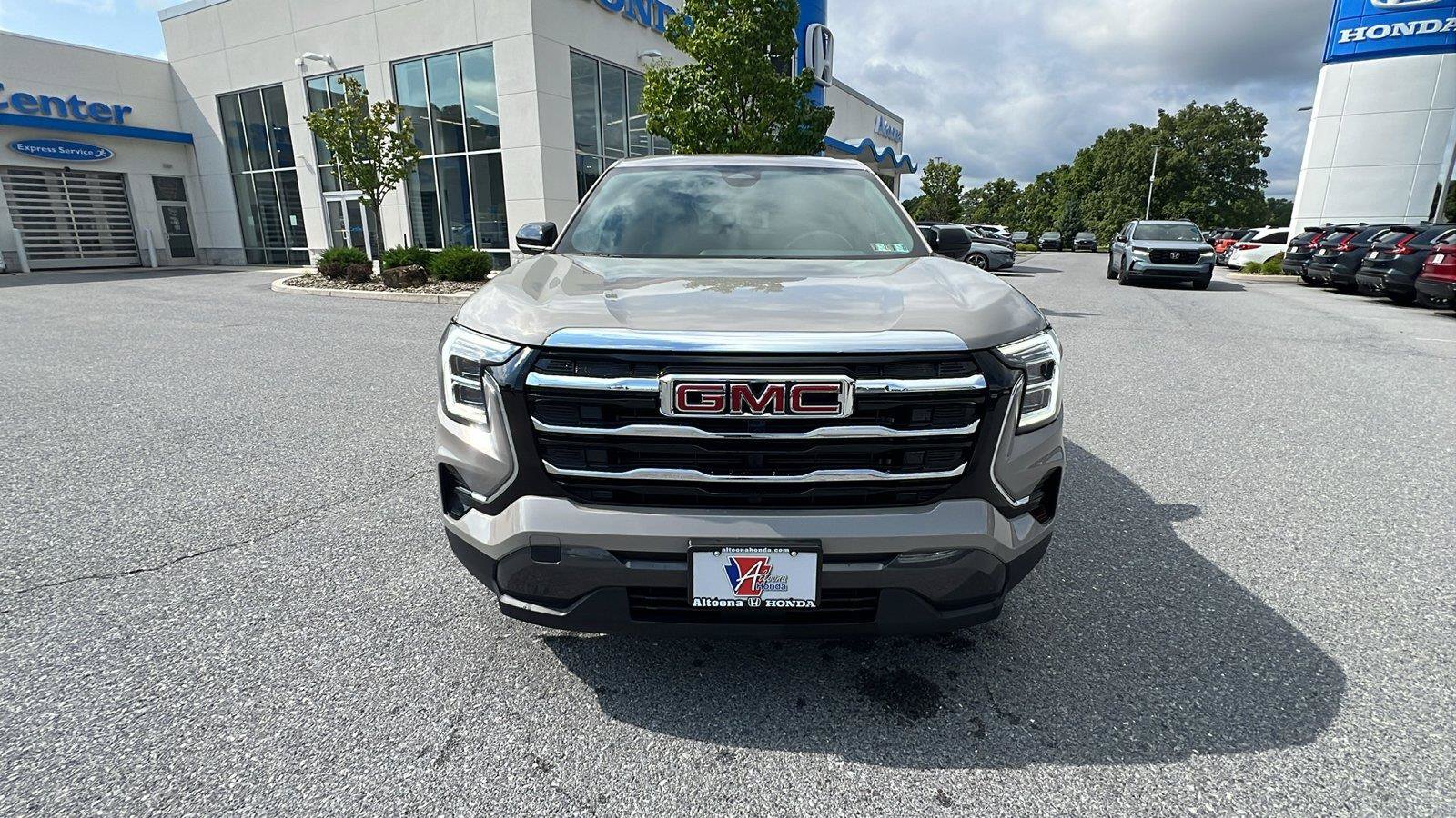 Used 2025 GMC Terrain Elevation AWD/4WD image 9