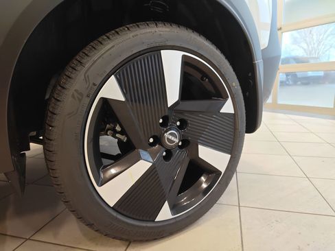 New 2026 Nissan Kicks SR w/ Cold Weather Package image 8