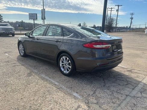 Used 2020 Ford Fusion SE image 15