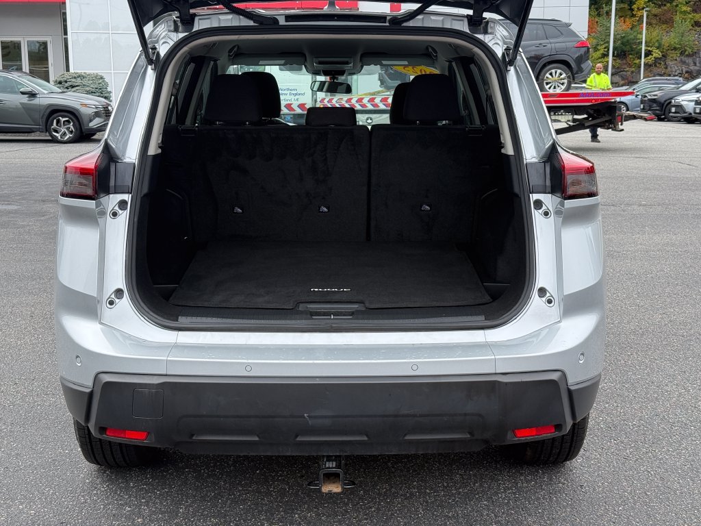Used 2025 Nissan Rogue S AWD/4WD image 5