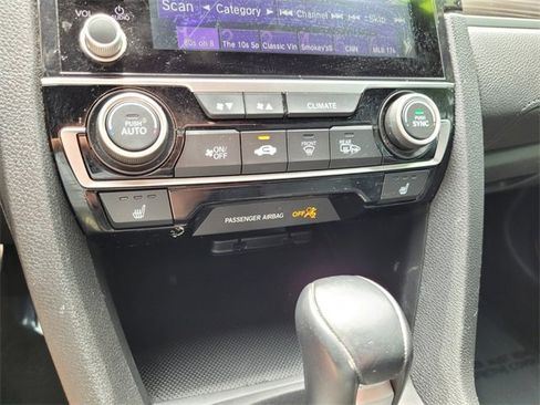 Used 2019 Honda Civic Touring image 27
