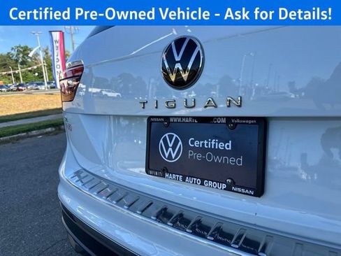 Certified 2024 Volkswagen Tiguan SE w/ Panoramic Sunroof Package AWD/4WD image 10