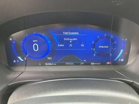 Used 2022 Ford Escape Titanium w/ Class II Trailer Tow Package AWD/4WD image 9