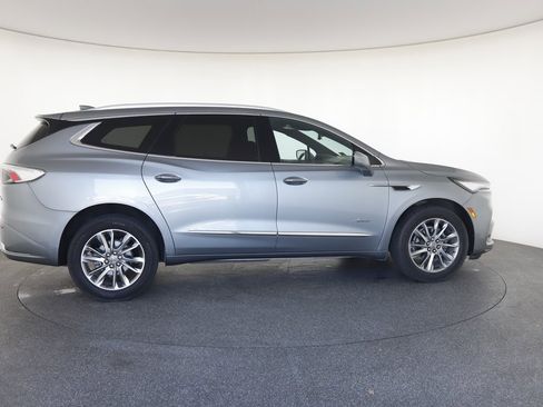 Used 2023 Buick Enclave Avenir image 12