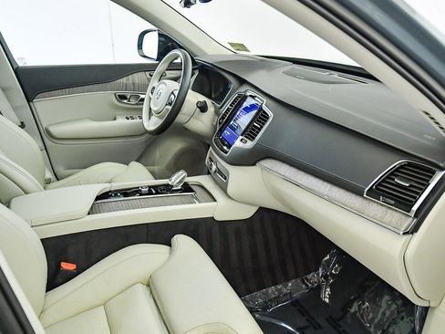 Certified 2023 Volvo XC90 T8 Ultimate image 19