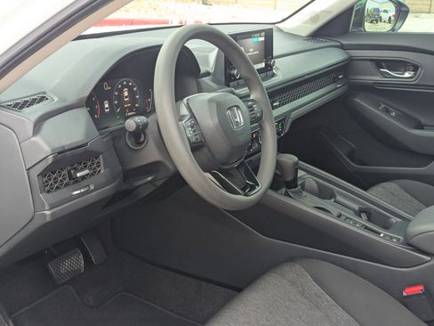 Used 2025 Honda Accord SE image 13