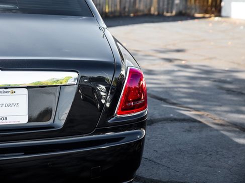 Used 2014 Rolls-Royce Ghost image 13