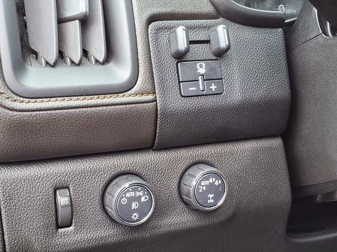 Used 2022 GMC Canyon AT4 image 27