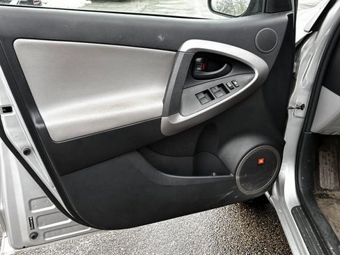 Used 2007 Toyota RAV4 Limited image 12