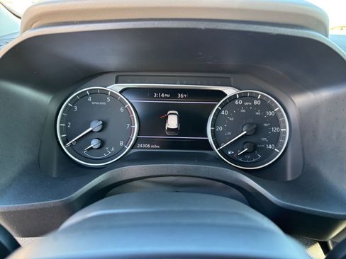 Used 2025 Nissan Rogue SV image 40