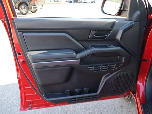 Used 2025 Toyota Tacoma TRD Sport image 7