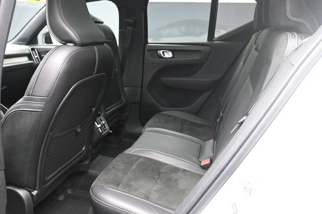 Used 2020 Volvo XC40 T5 R-Design w/ Protection Package AWD/4WD image 21