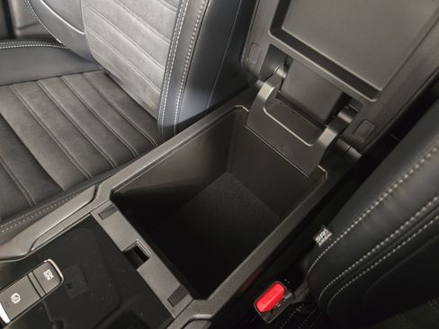 New 2026 Mitsubishi Outlander SE image 29