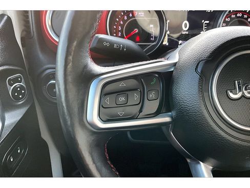 Used 2018 Jeep Wrangler Unlimited Rubicon AWD/4WD image 11