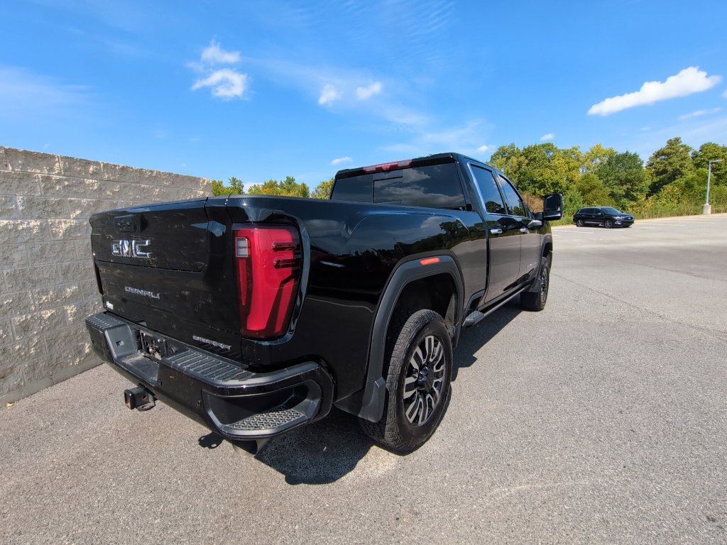 Used 2024 GMC Sierra 2500 Denali Ultimate AWD/4WD image 4