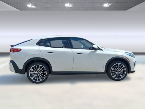 Used 2026 BMW X2 xDrive28i w/ Technology Package image 6