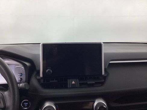 Used 2023 Toyota RAV4 XLE AWD/4WD image 18