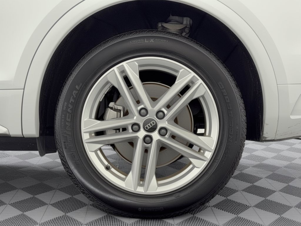 Used 2024 Audi Q5 e Premium w/ Convenience Package AWD/4WD image 13