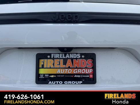 Used 2023 Jeep Grand Cherokee Altitude AWD/4WD image 39