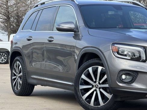 Used 2021 Mercedes-Benz GLB 250 GLB 250 w/ Premium Package image 3