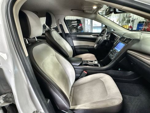 Used 2020 Ford Fusion SE w/ Equipment Group 151A image 30