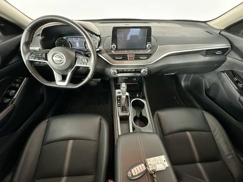 Used 2025 Nissan Altima 2.5 SR FWD image 10