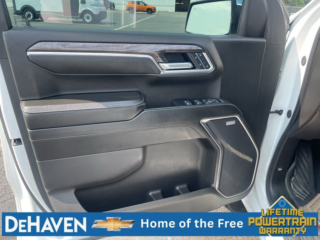 Used 2025 Chevrolet Silverado 1500 LTZ AWD/4WD image 23