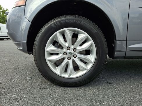 Used 2013 Land Rover LR2 AWD/4WD image 9