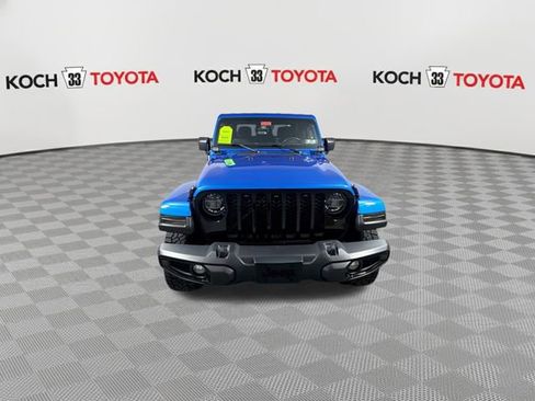 Used 2022 Jeep Gladiator Sport image 3