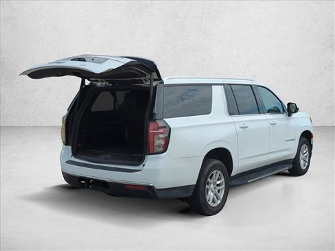 Used 2021 Chevrolet Suburban LT RWD image 6