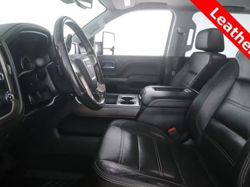 Used 2018 GMC Sierra 2500 Denali w/ Duramax Plus Package AWD/4WD image 16