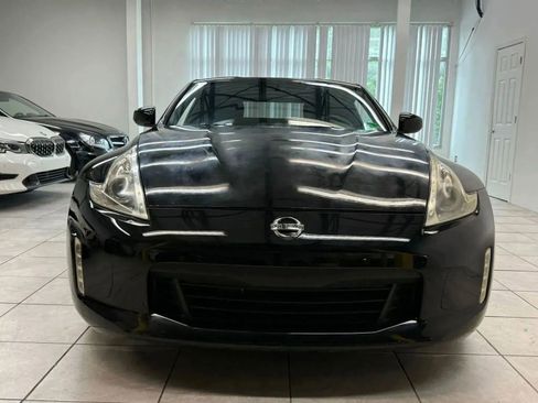 Used 2014 Nissan 370Z Touring image 2