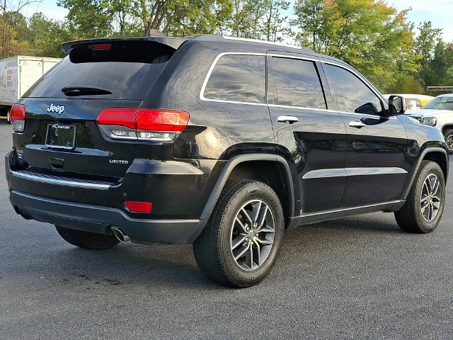 Used 2018 Jeep Grand Cherokee Limited AWD/4WD image 9