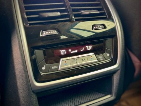 Used 2020 BMW X7 xDrive40i w/ Premium Package image 14