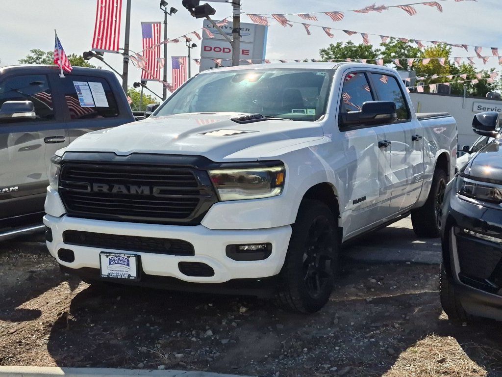 Used 2023 RAM 1500 Laramie AWD/4WD image 1