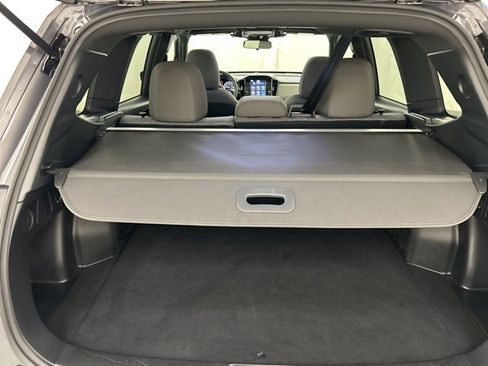 Used 2025 Subaru Forester Premium image 32