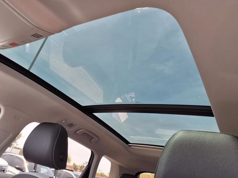 New 2026 Volkswagen Taos SE image 9