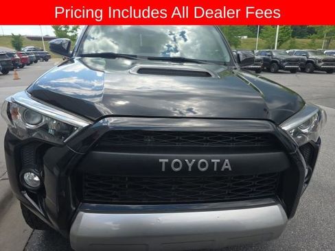 Used 2019 Toyota 4Runner TRD Off-Road AWD/4WD image 9