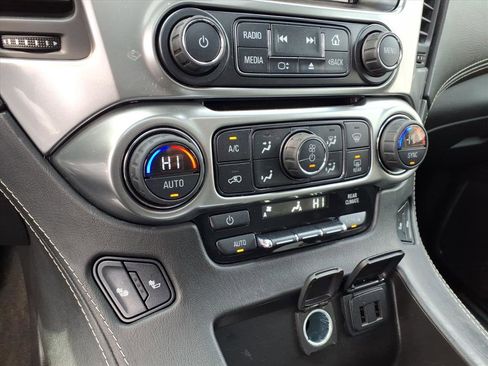 Used 2016 Chevrolet Suburban LT image 33