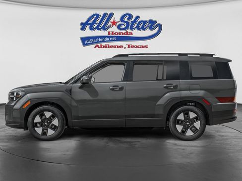 Used 2025 Hyundai Santa Fe SEL FWD image 3