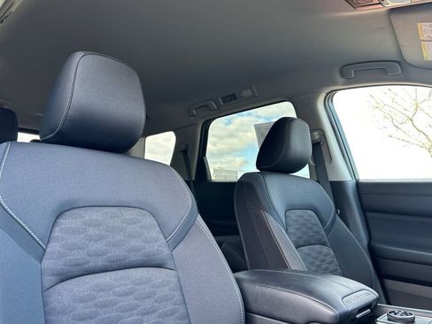 Used 2024 Nissan Pathfinder SV AWD/4WD image 19