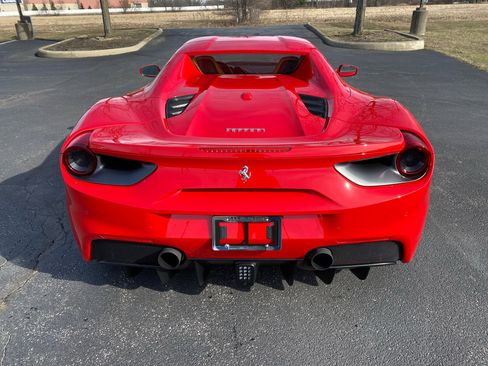 Used 2018 Ferrari 488 Spider image 12