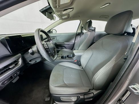 Used 2025 Kia K4 FWD image 13