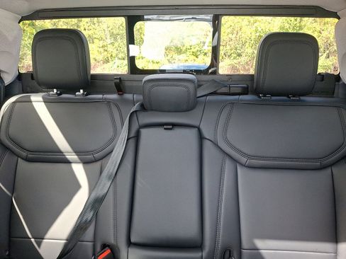 New 2025 Ford Maverick Lariat w/ Black Appearance Package image 13