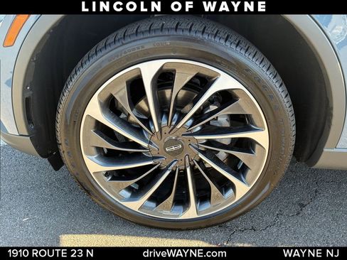 Used 2026 Lincoln Aviator Reserve AWD/4WD image 27