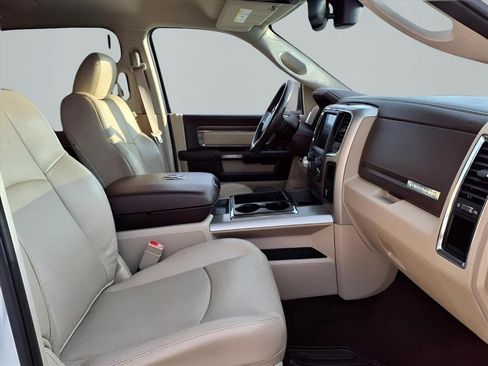 Used 2014 RAM 1500 Laramie w/ Convenience Group image 13