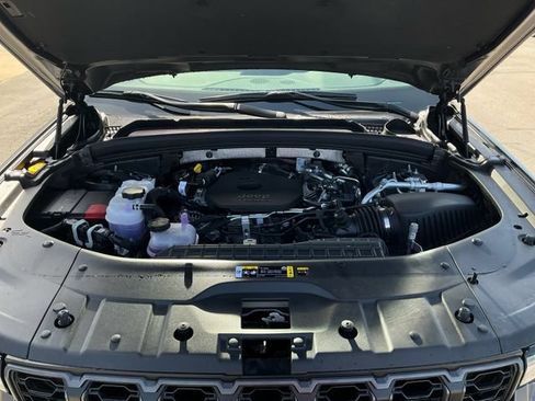 New 2026 Jeep Grand Cherokee L 4WD image 11